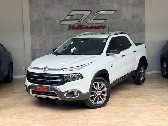 FIAT TORO 2.0 16V TURBO DIESEL VOLCANO 4WD AT9 FIAT TORO 2.0 16V TURBO DIESEL VOLCANO 4WD AT9